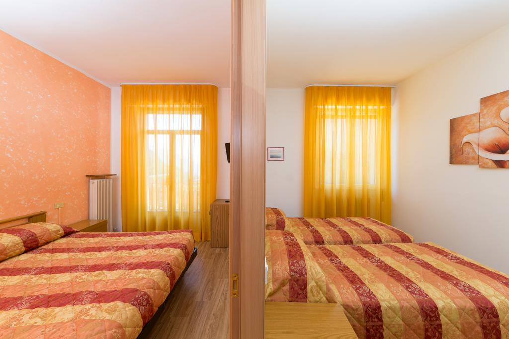 Hotel Antica Croce - Gardaslowemotion Tenno Exteriör bild