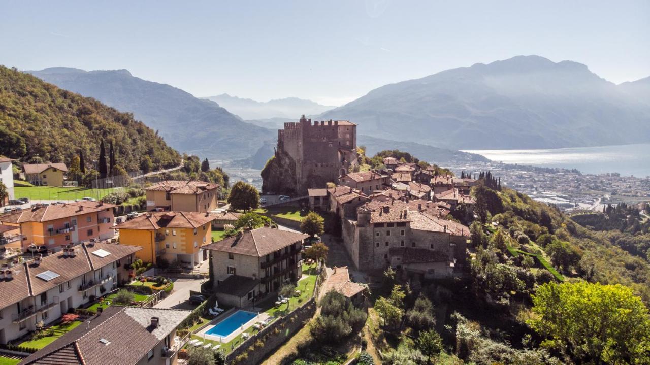 Hotel Antica Croce - Gardaslowemotion Tenno Exteriör bild